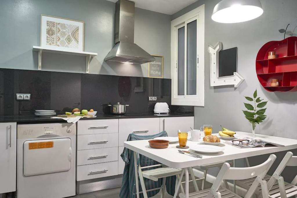 Magnificent 4 Bedroom Apartment In Eixample Barcelona Zewnętrze zdjęcie
