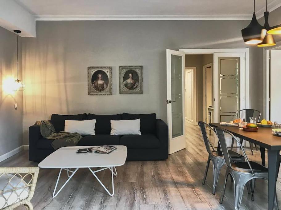 Magnificent 4 Bedroom Apartment In Eixample Barcelona Zewnętrze zdjęcie